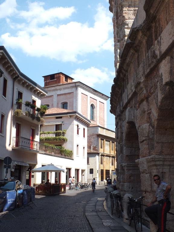Apartamento La Terrazza Sull'Arena Verona Exterior foto